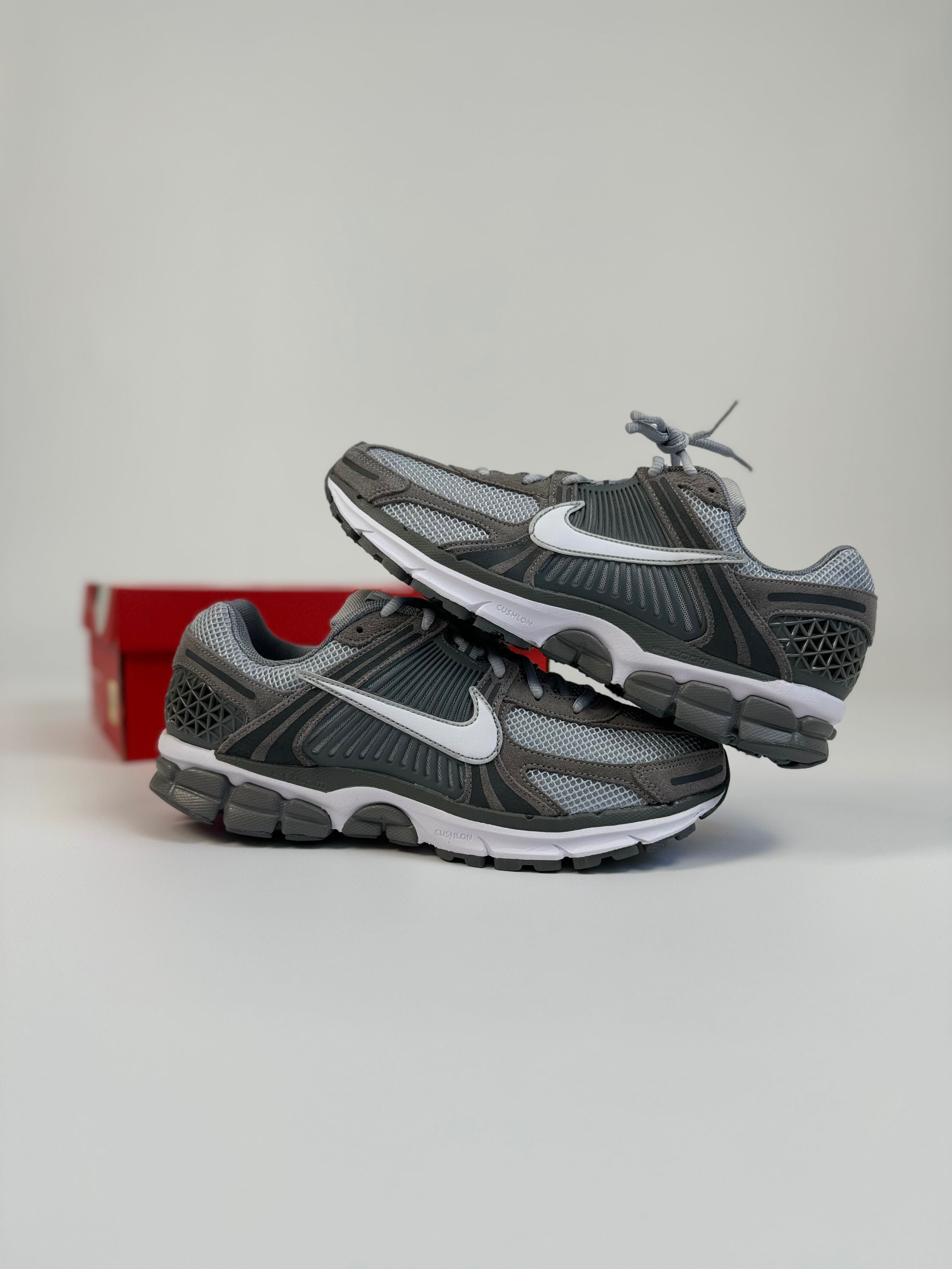 ОРИГІНАЛ | Кросівки Nike Zoom Vomero 5 Cool Grey  HF1553-003