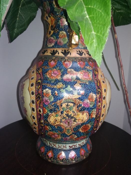 Jarros de porcelana Japonesa (Satsuma) e chinesa