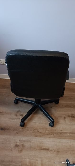 SPRZEDAM krzesło biurowe JYSK używane