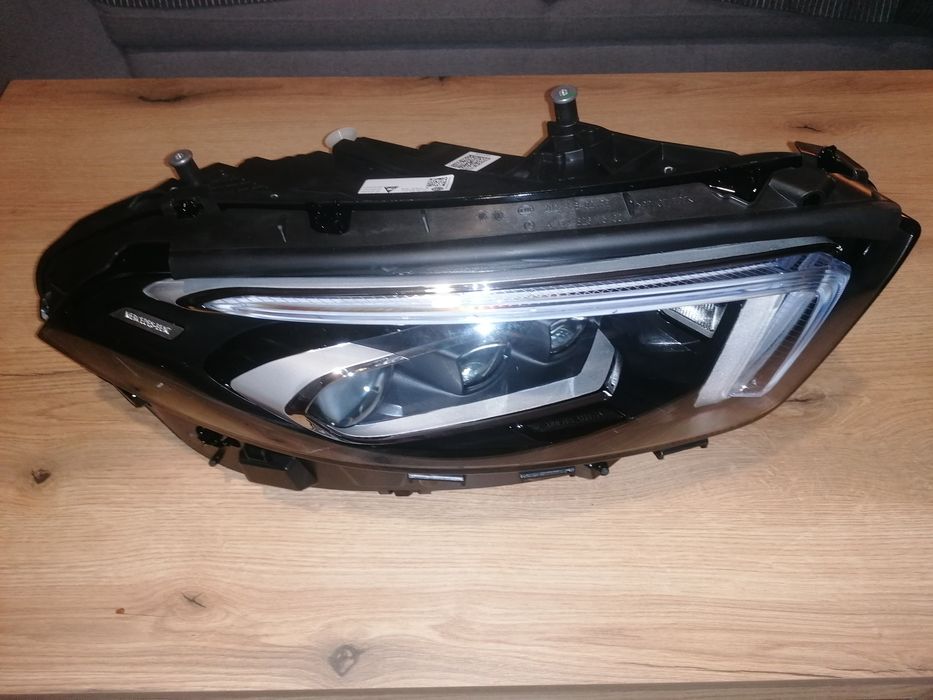 Lampa prawy przód Mercedes A-classe  (A177)