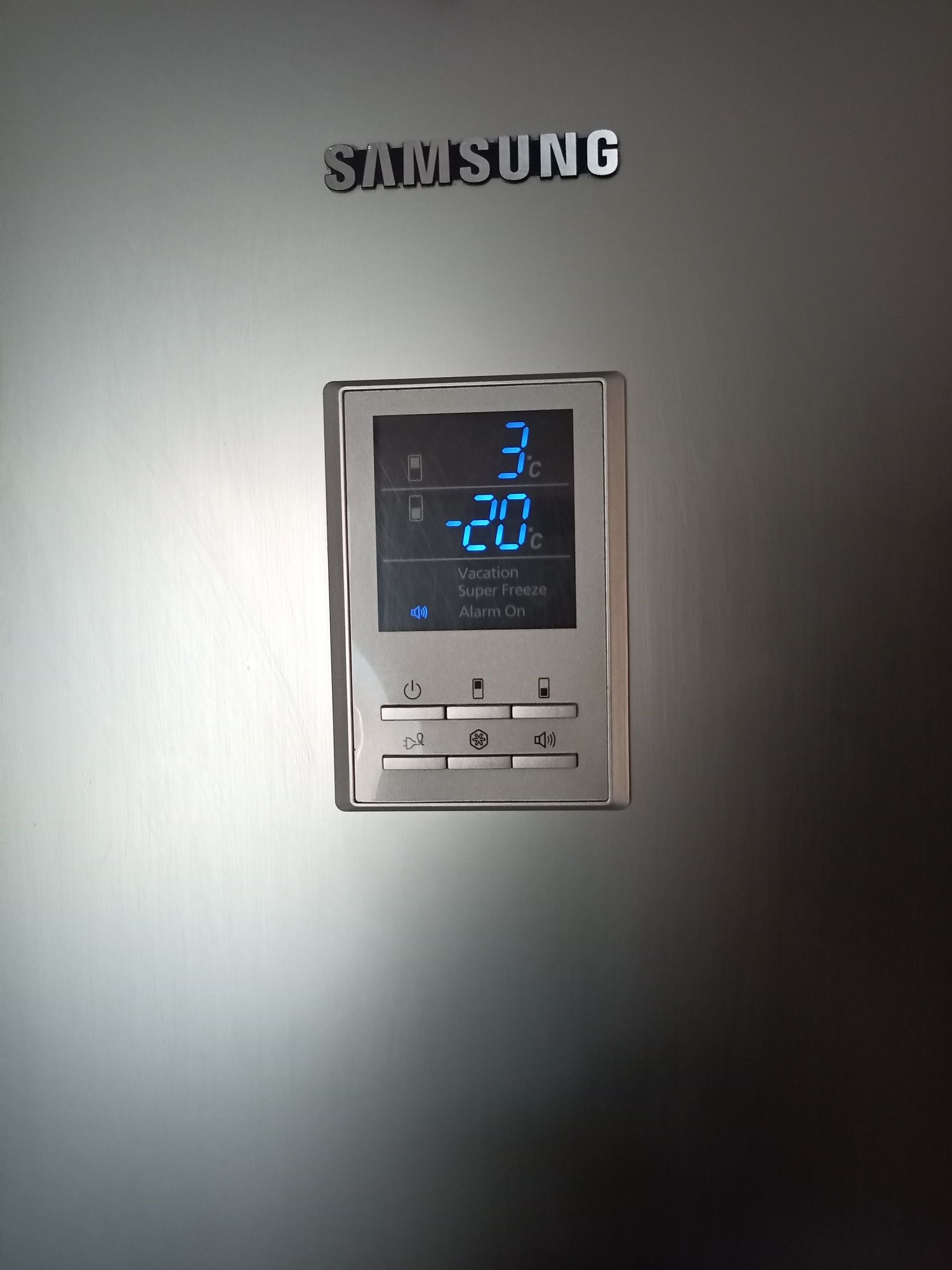 Холодильник Samsung