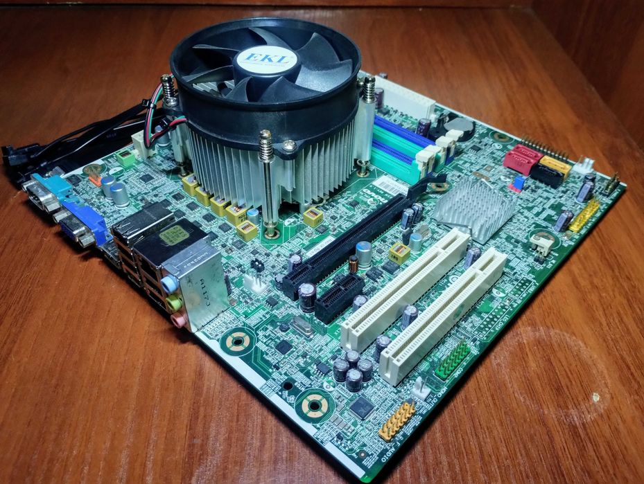 ASUS H81M-C(сокет 1150) + i5-4460 3.2GHz + кулер