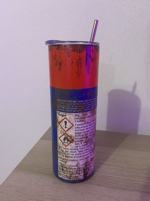 Copo térmico com padrão sujo WD-40