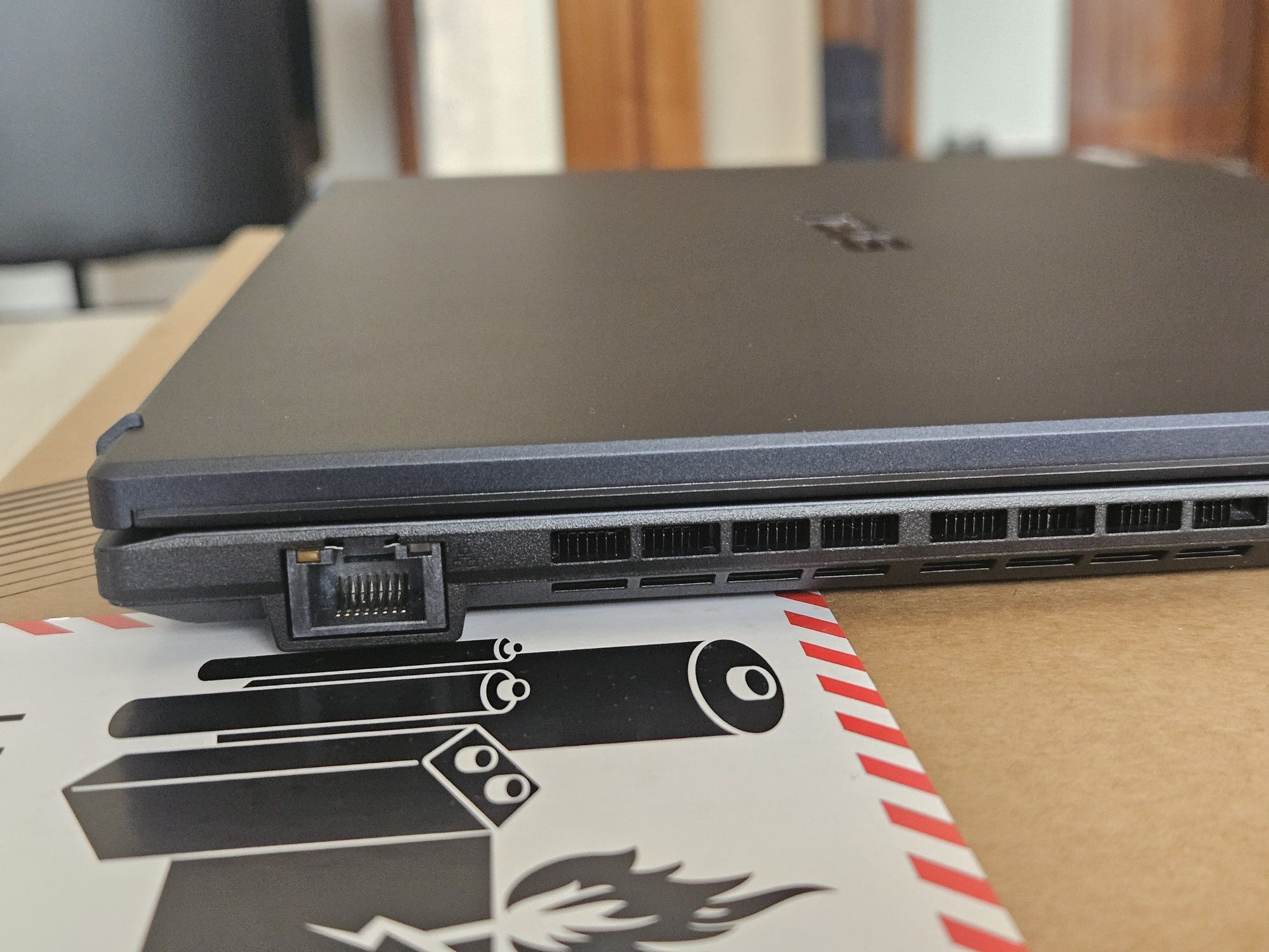 ASUS ExpertBook | 16GB RAM 512GB SSD | Comprado a Julho 2025