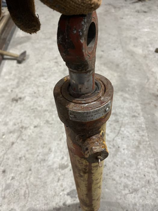 новий гідроциліндр СССР