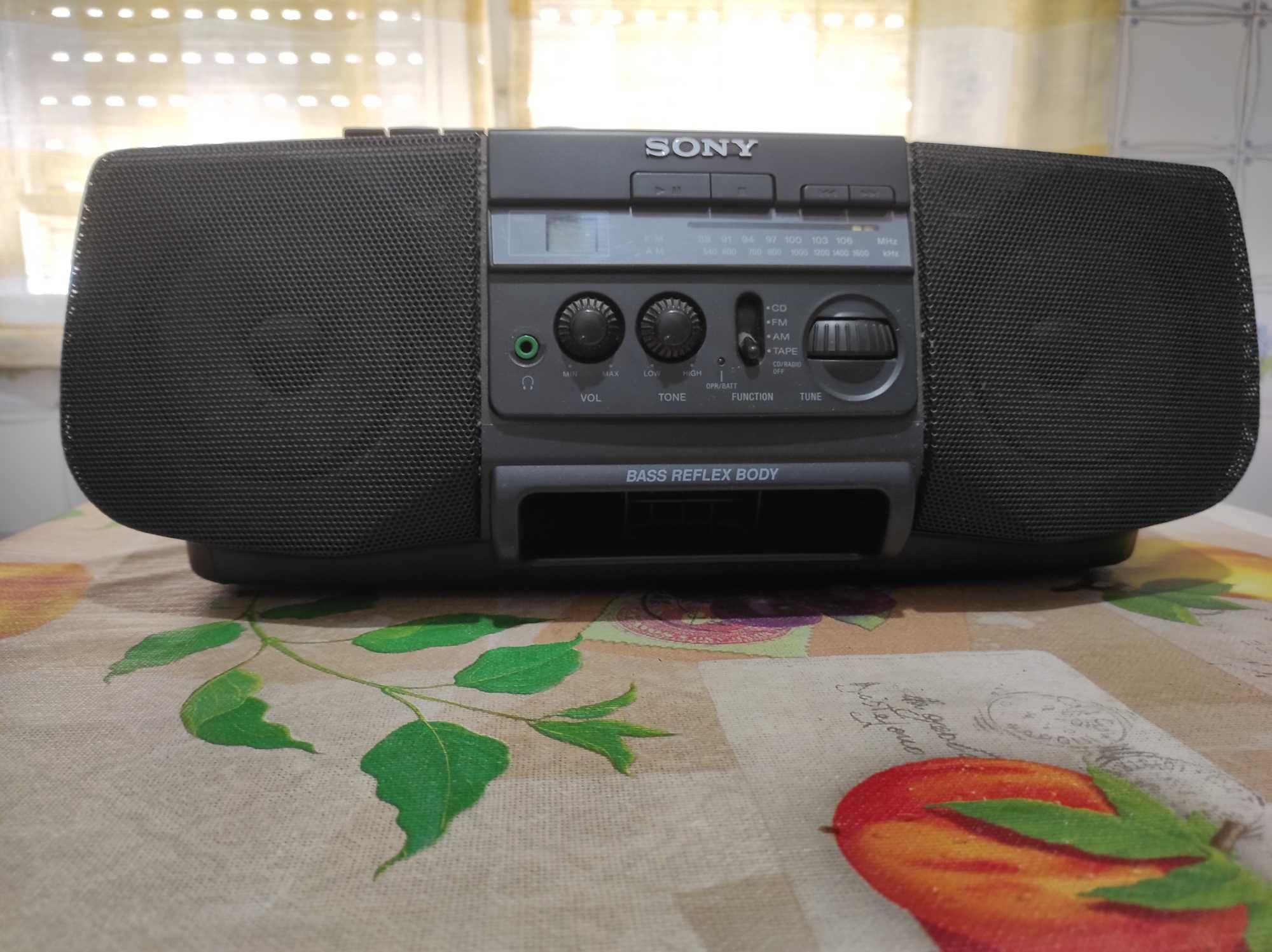 Radio com CD e cassete da Sony