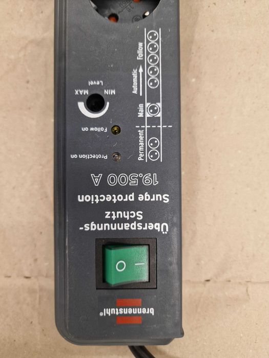 Regua de tomadas Brennenstuhl de 8 vias (mestre/escravo)