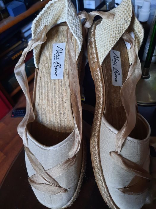 Еспадрильи-балетки с лентами