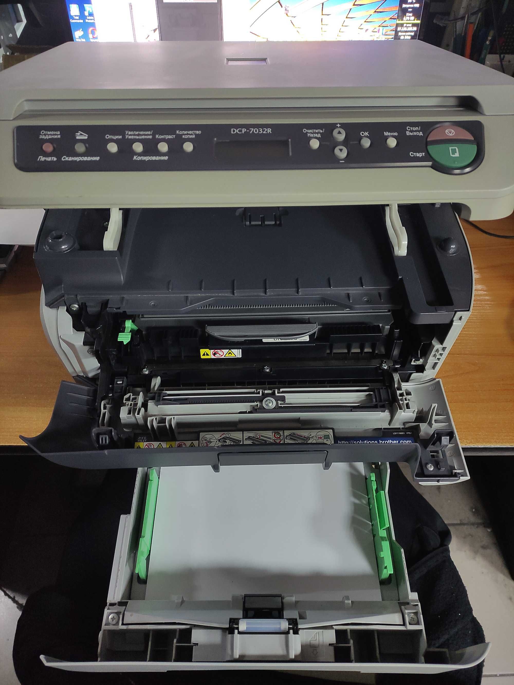 БФП Brother DCP-7032R  принтер сканер копір 3в1