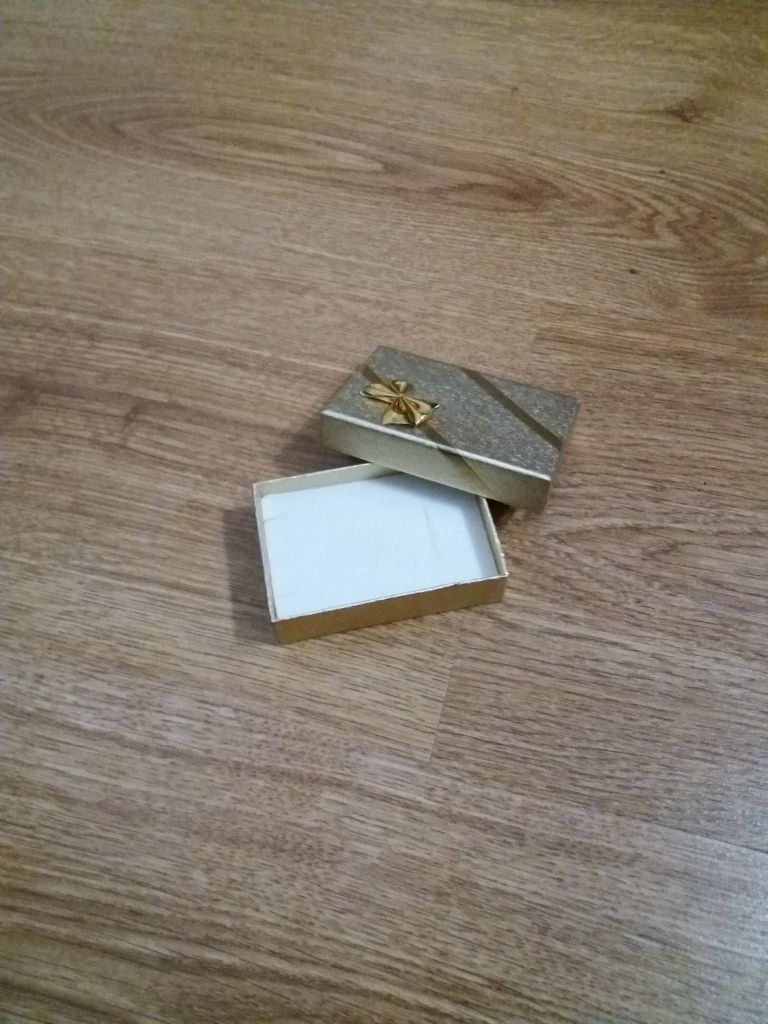 Pudełko na biżuterię 8cm x 5.5cm
