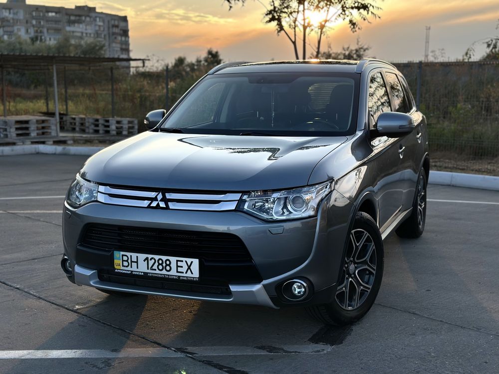 Продам MITSUBISHI Outlander 2.4 Ultimate 2014