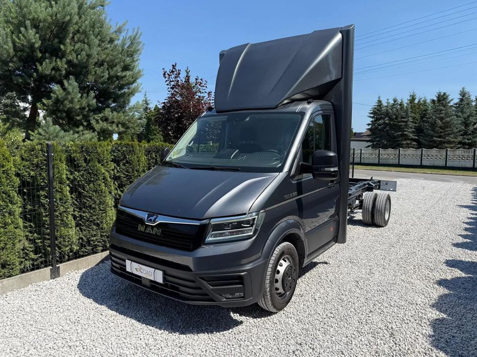 MAN TGE 3.180  MAN TGE 3.180 DSG Bi-ksenon