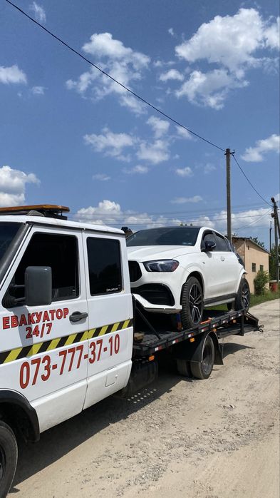 Евакуатор Львів / Доставка авто