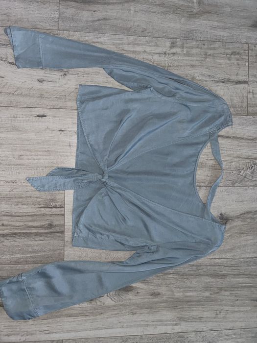 Bluzka z odkrytymi plecami