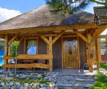 Chatka pod strzechą