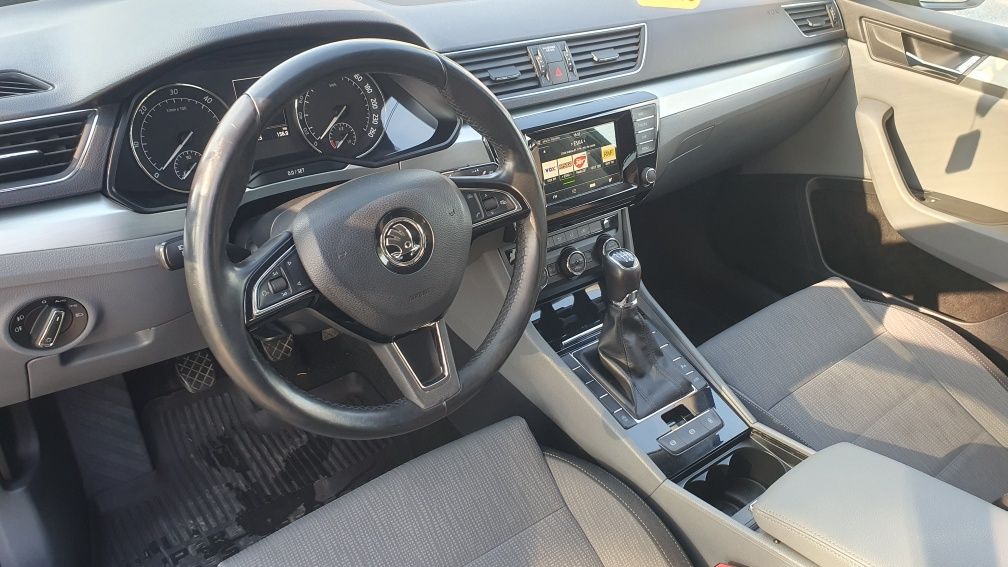 Skoda SUPERB III 2.0 150KM TDI CR Ambition

2.0 150KM TDI CR Ambition