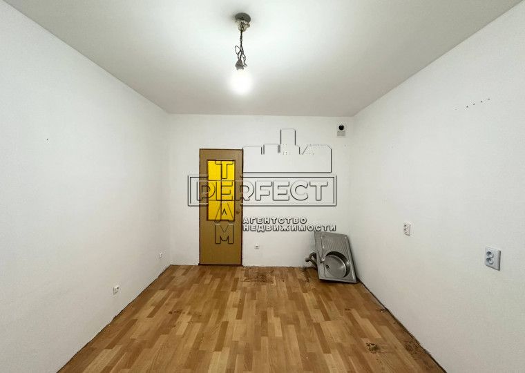 Продаж 2к квартири Машинобудівна 21 / Машиностроительная 21