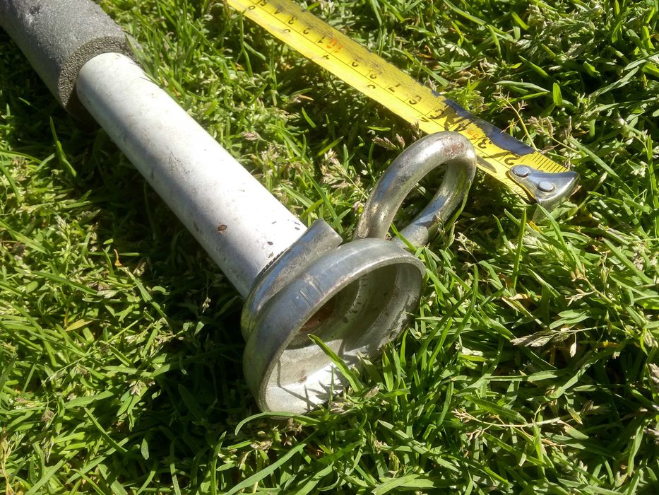 Drążek do podciągania 88 cm szeroki na hakach