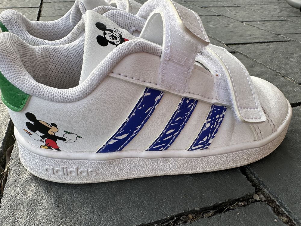 Buty adidas mickey r.26