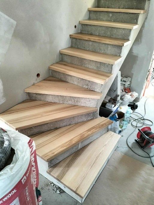 Schody na beton dąb buk klon jesion sosna