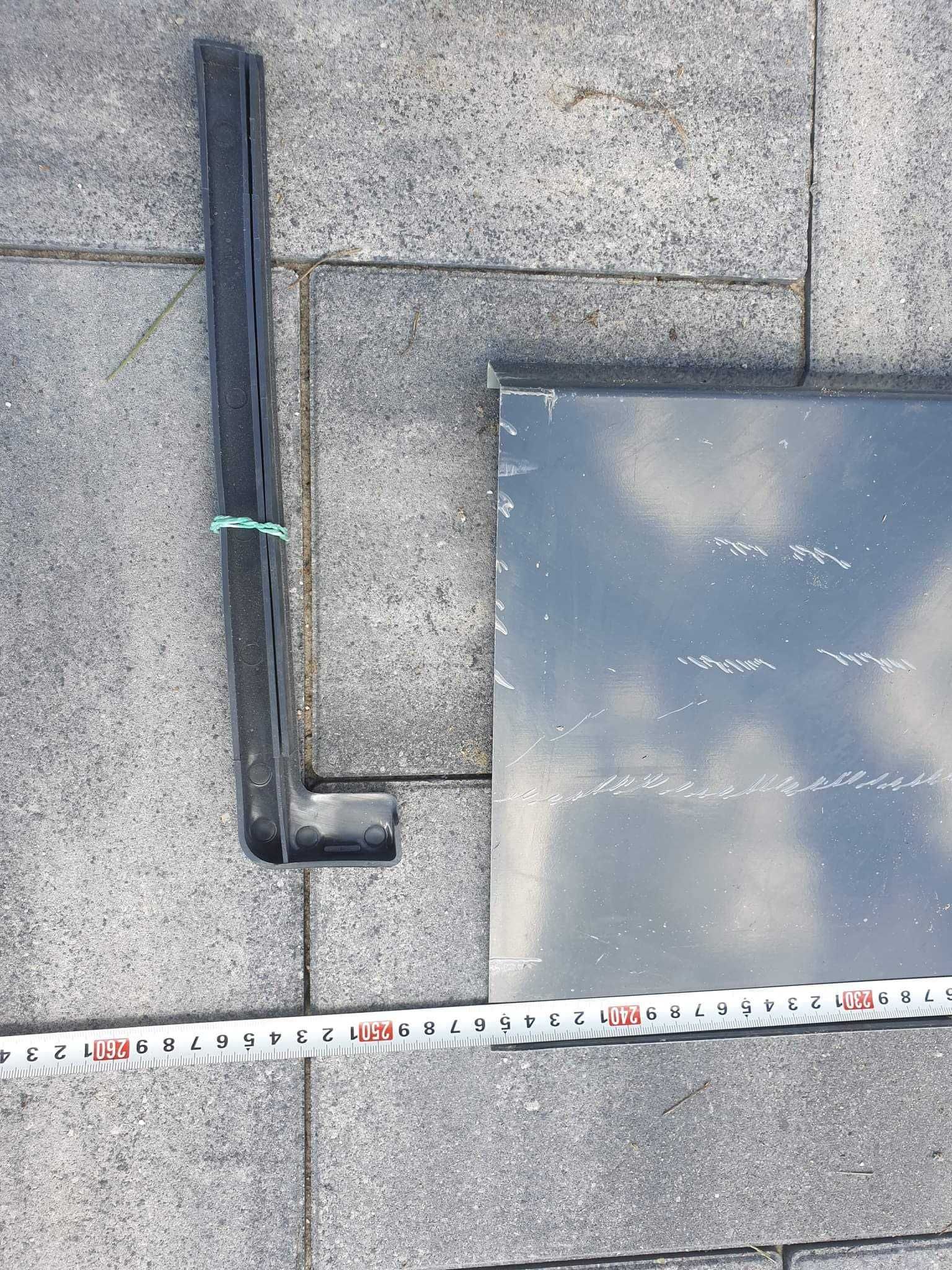 Parapet zewnętrzny stalowy na okno narożne szary antracyt zatyczki PCV