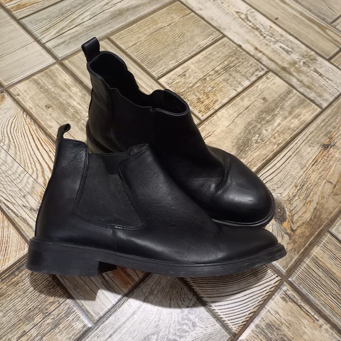 Жіноче шкіряне взуття