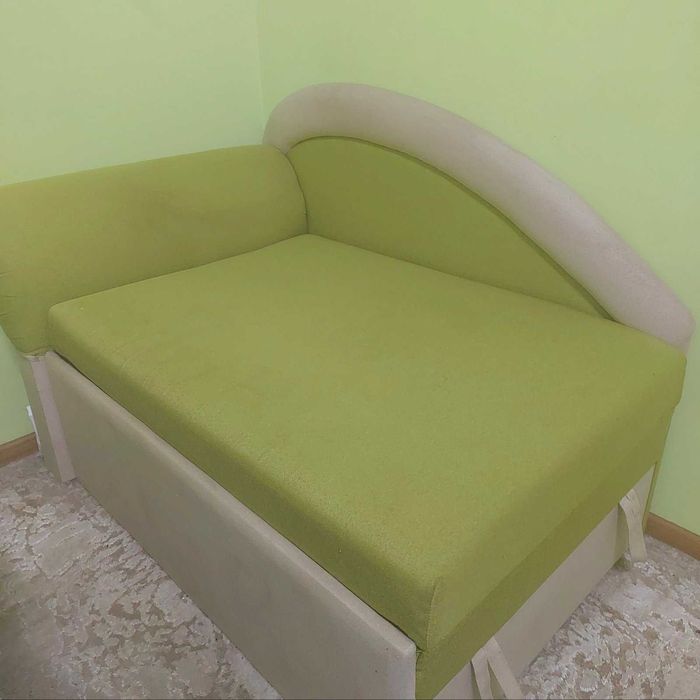 Дитячий диван-ліжко