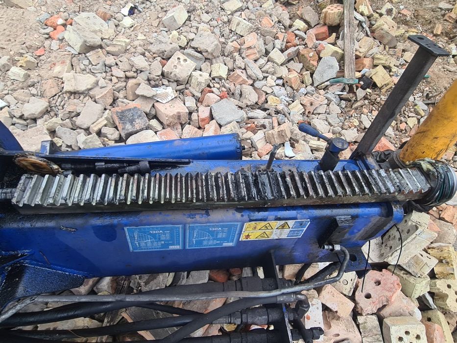 Кранманіпулятор под ремонт