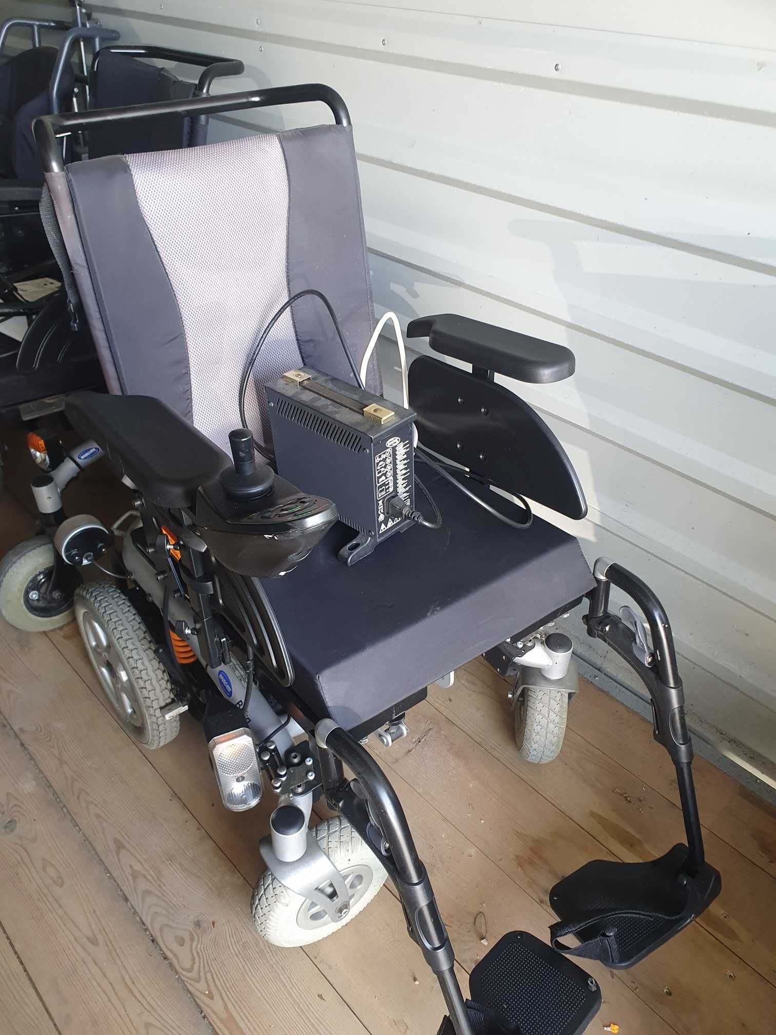 wózek inwalidzki elektryczny invacare bora siedzisko 45 cm - 19
