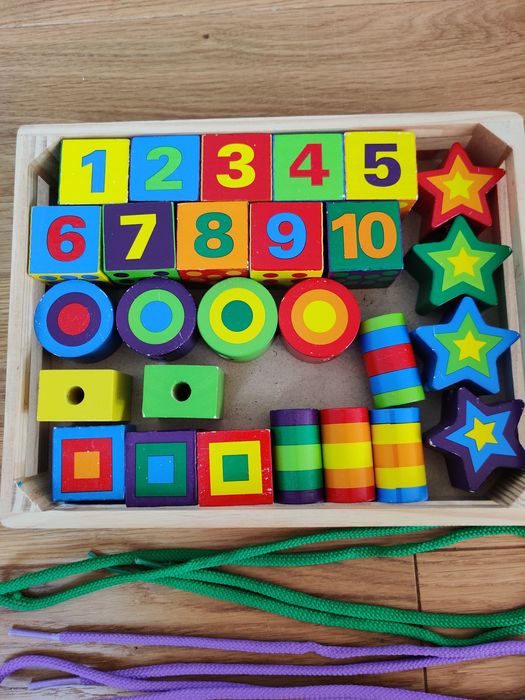 Drewniane korale do nawlekania Melissa Doug