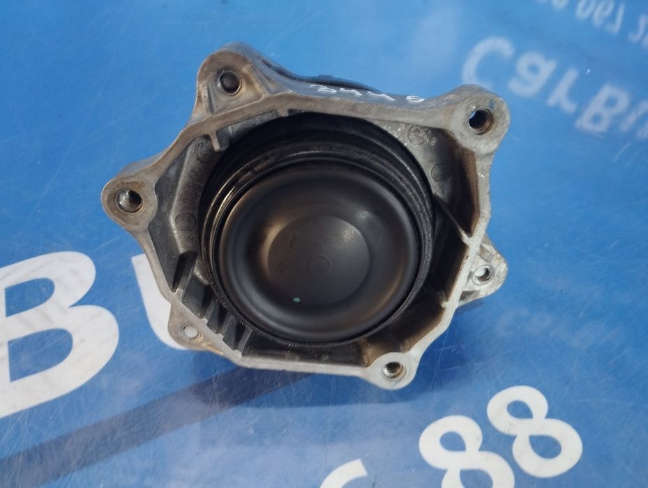 Подушка кріплення двигуна BMW F30 БМВ Ф30 крепления двигателя