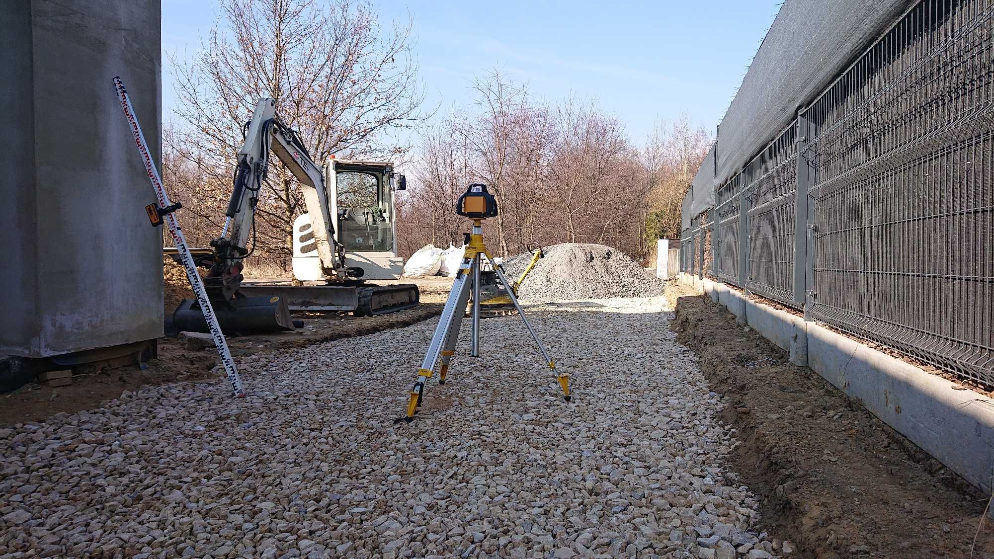 Usługi MINIKOPARKA 3,6T, Utwardzenie Terenu, Układanie kostki brukowej