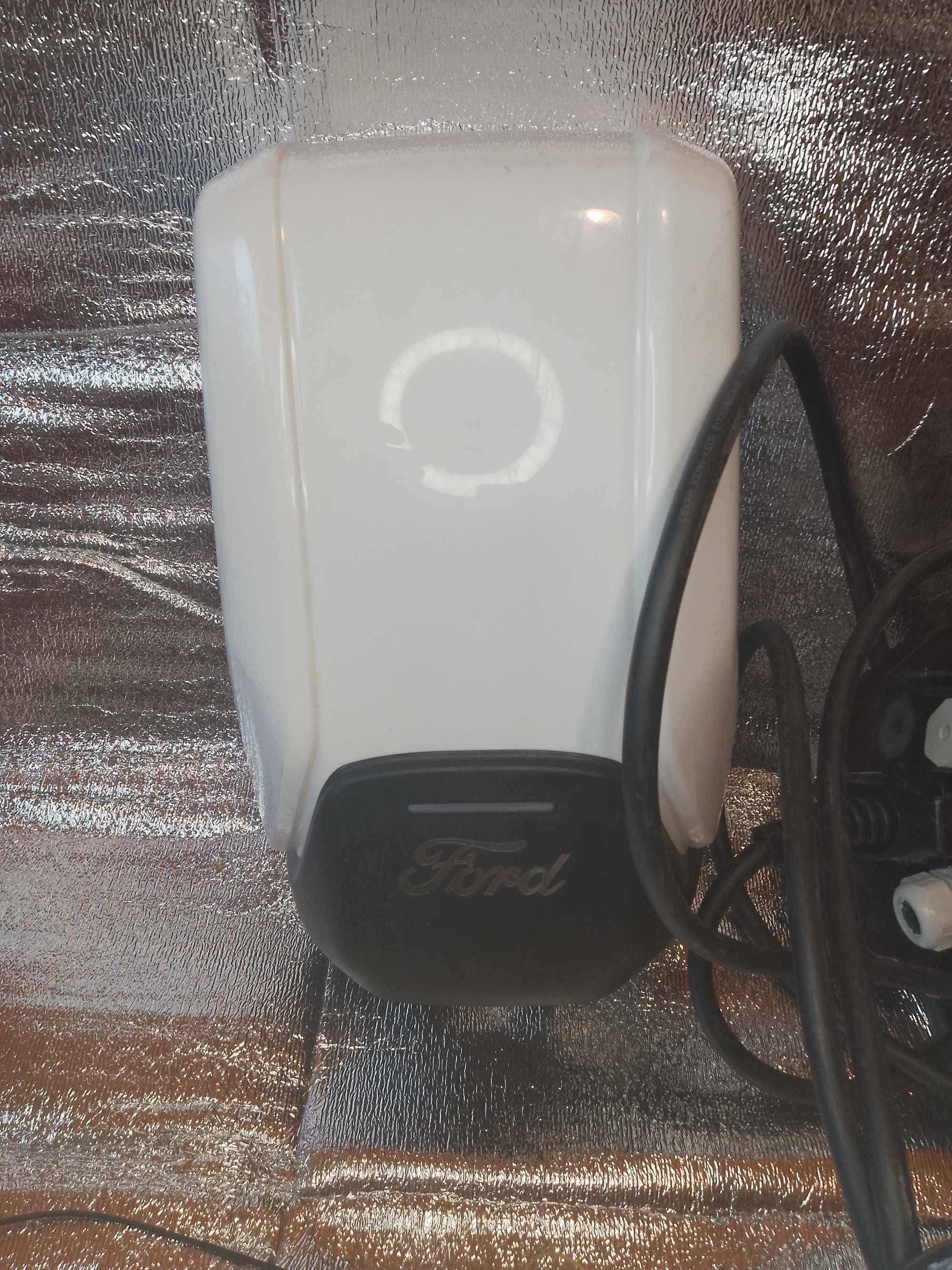 Ford Connected Wallbox 11kW Typ 2 Ładowarka domowa EV PHEV