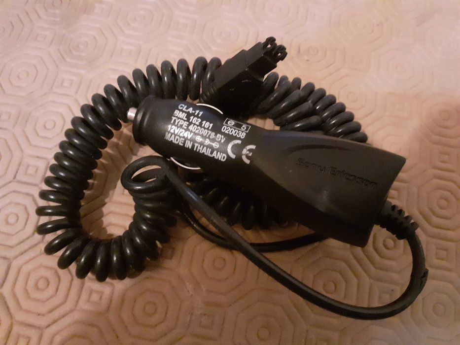 Sony Ericsson Phones, Carregador e Carregador de isqueiro