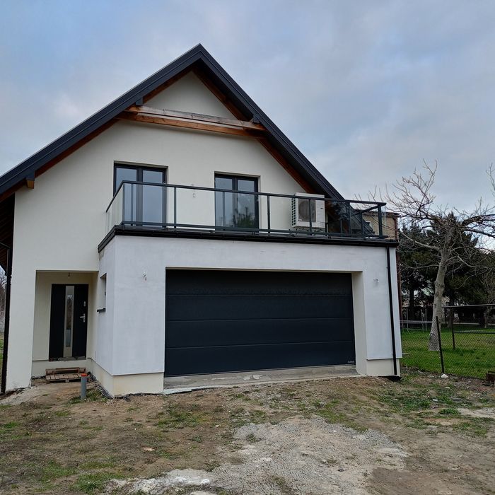 Balustrady szklane zewnętrzne i wewnętrzne pod wymiar .