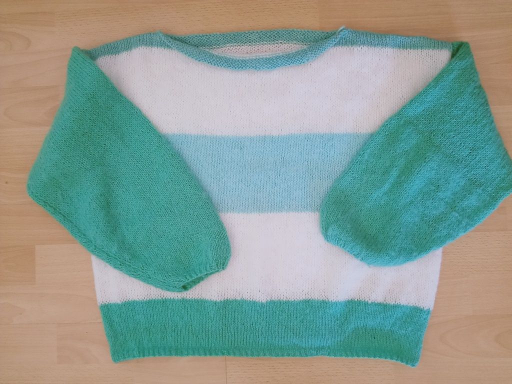 Sweter moher ręcznie robiony na drutach