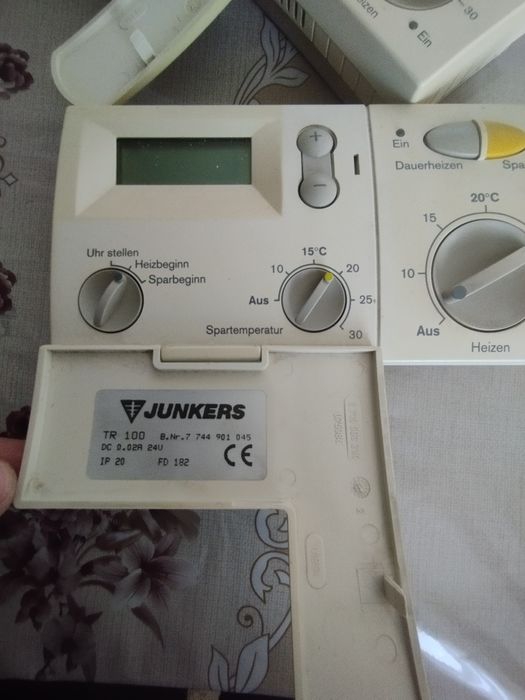 Термостат Junkers TR 100 , TR 200