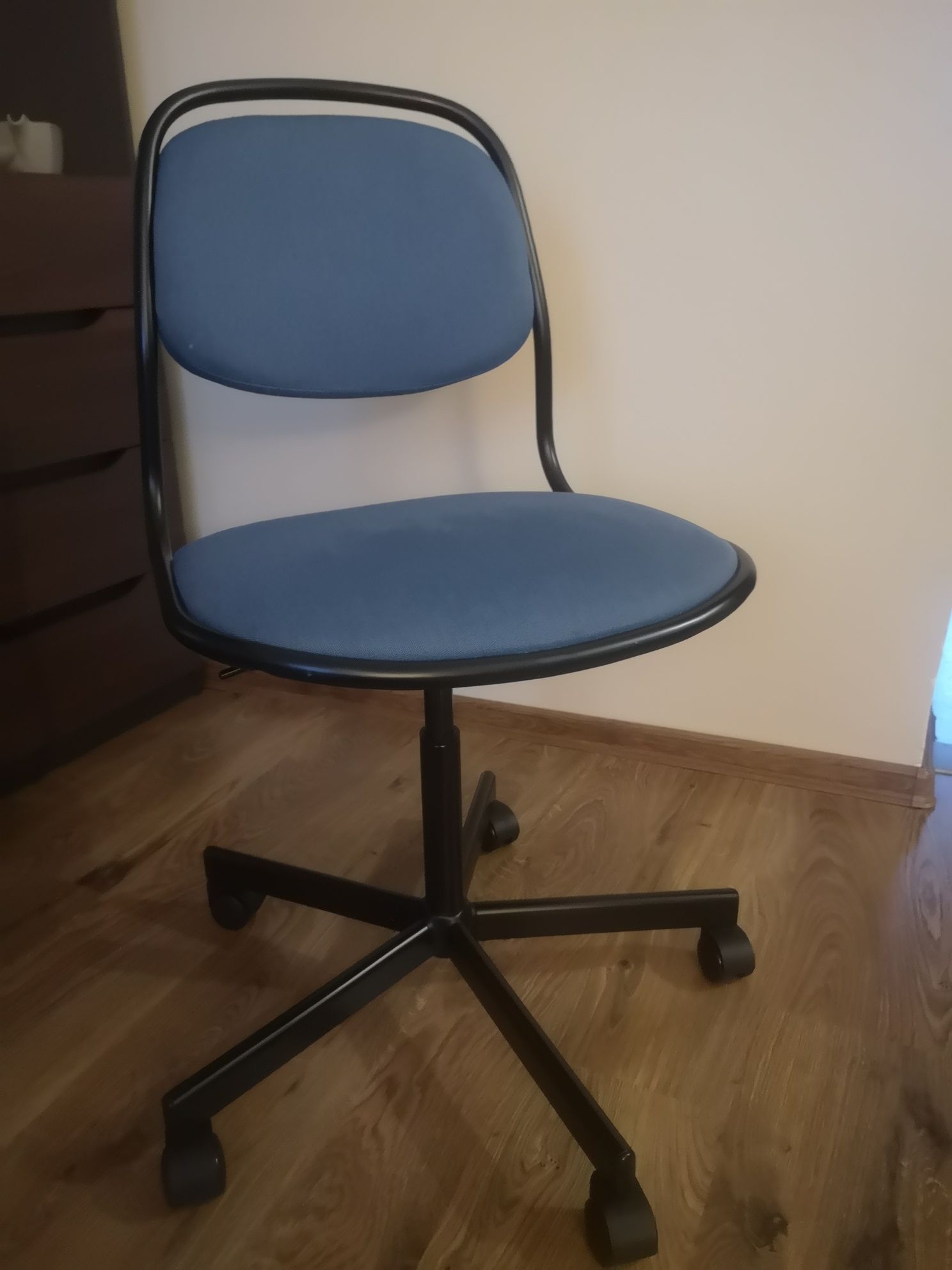 Krzeslo biurkowe ikea