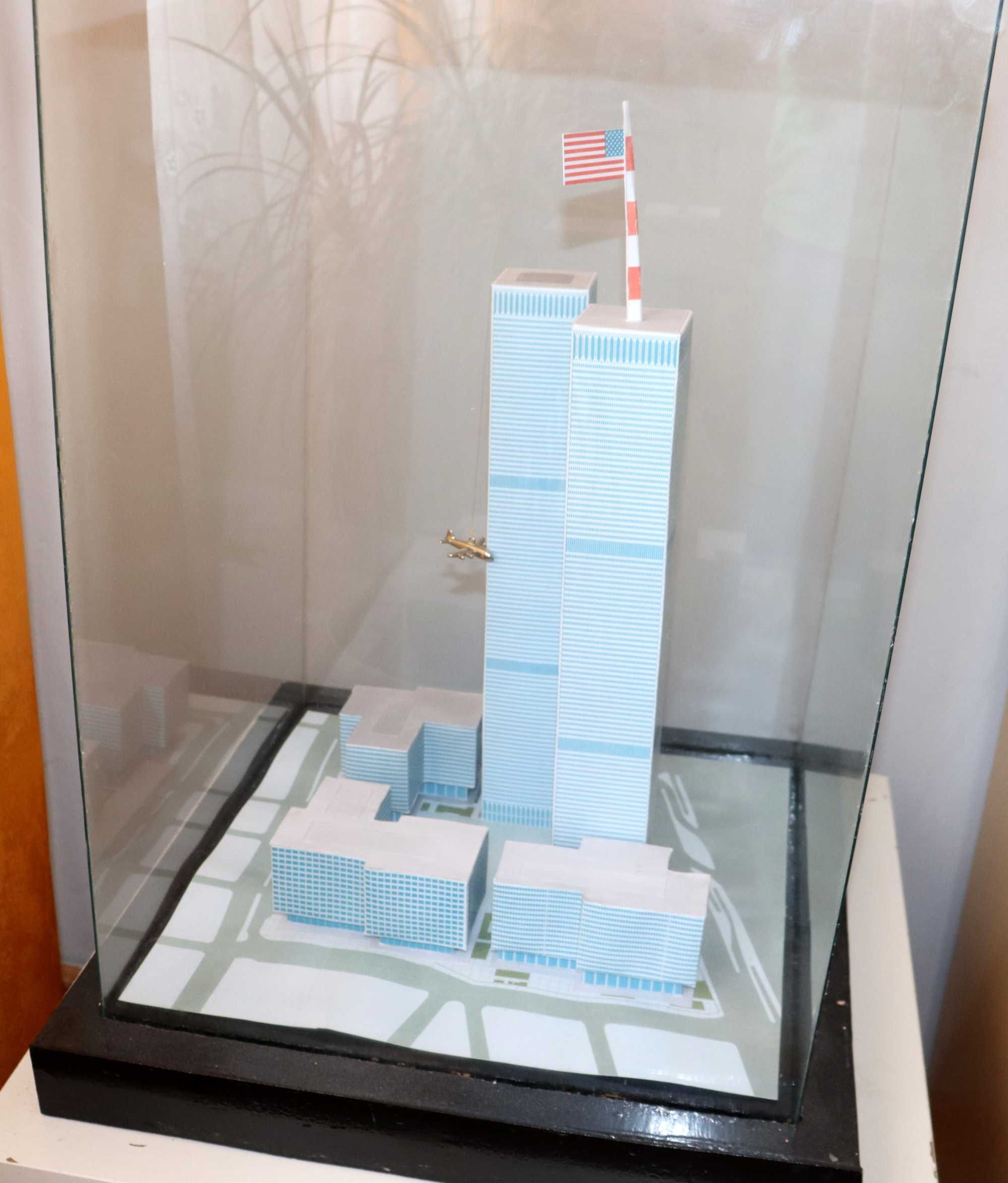 WORLD TRADE CENTER gablota wieże WTC model Ameryka Modelik
