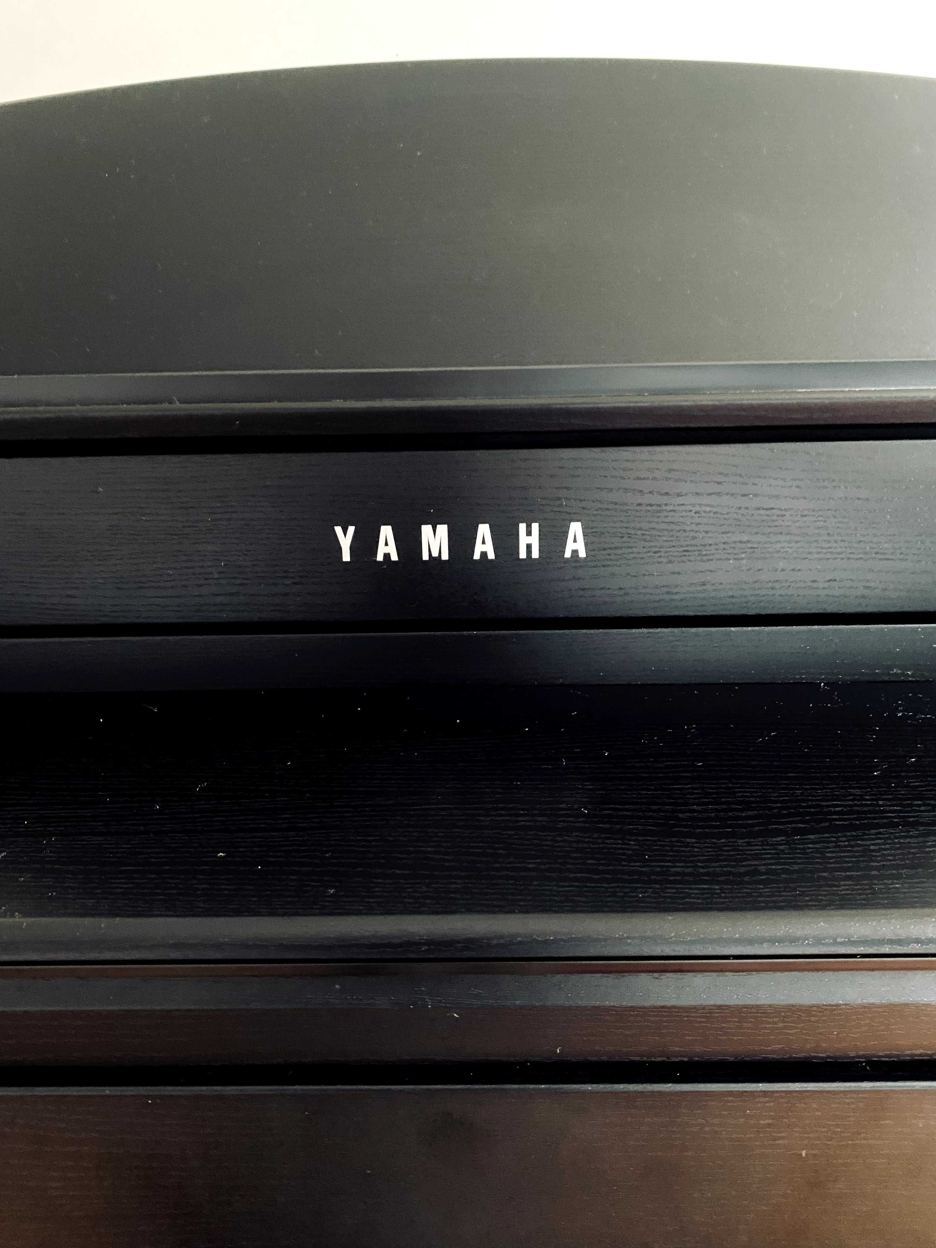 Piano-Clavinova-CLP-635B-Yamaha