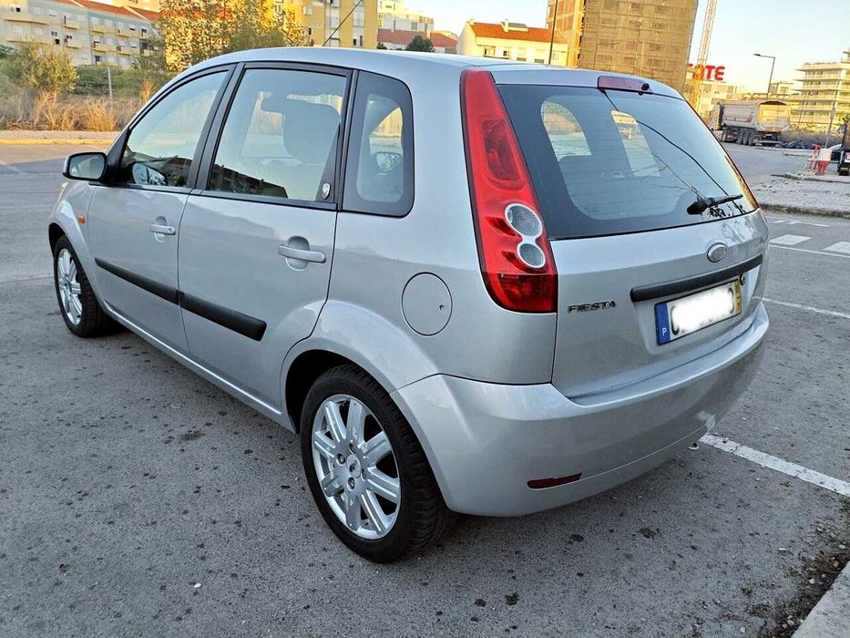 Ford Fiesta 1.2- A/C-  versão Guia