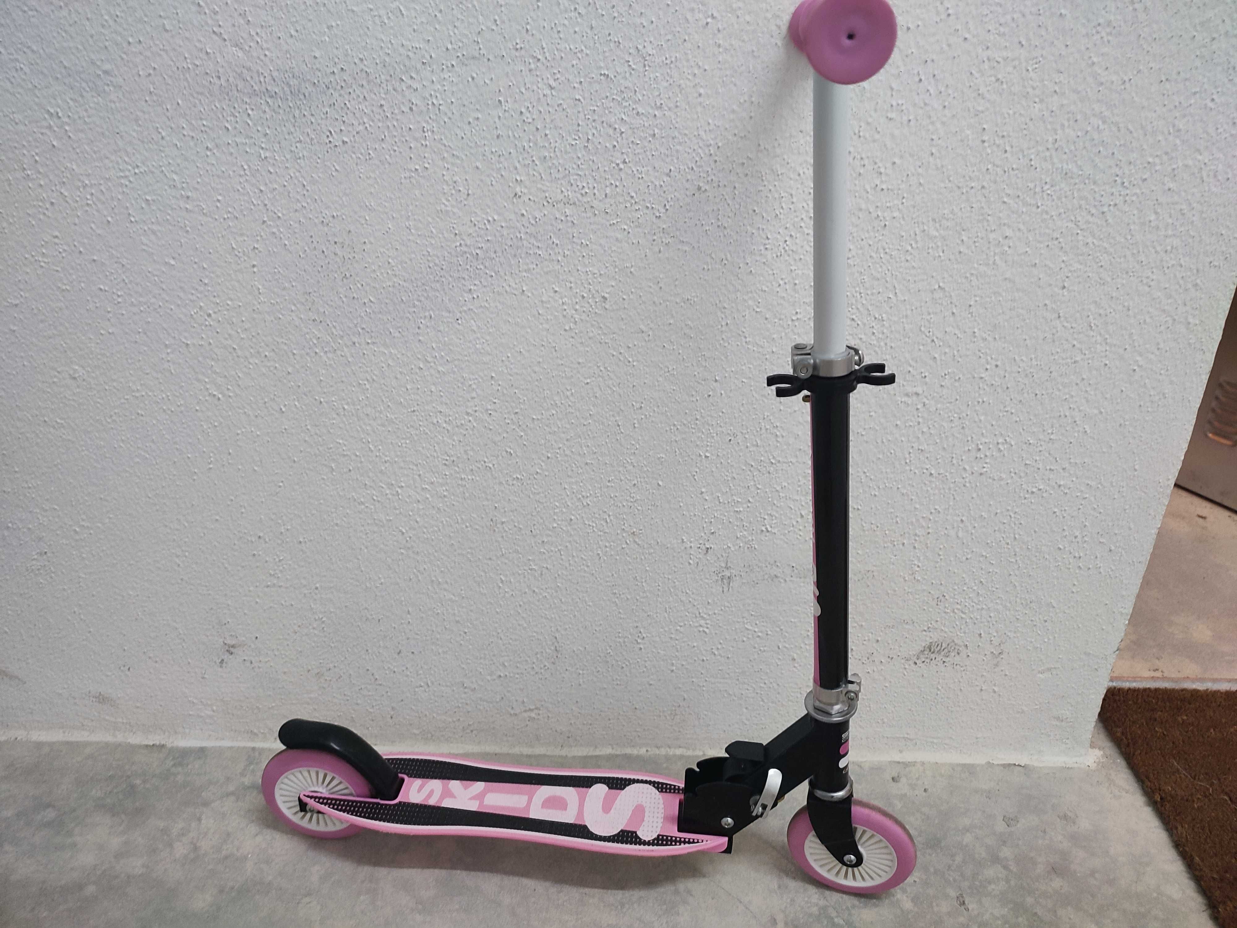 Trotinetes menina