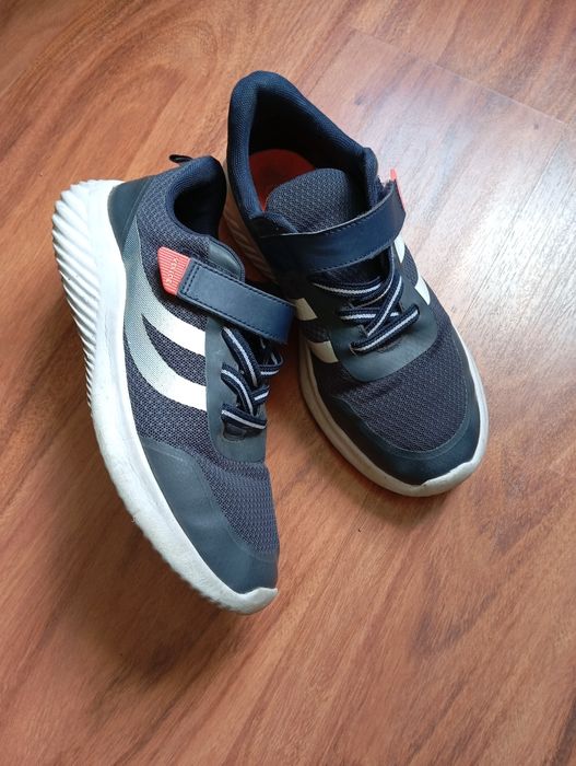 Кросівки Venice чудовий стан р.38 устілка 24,5 см