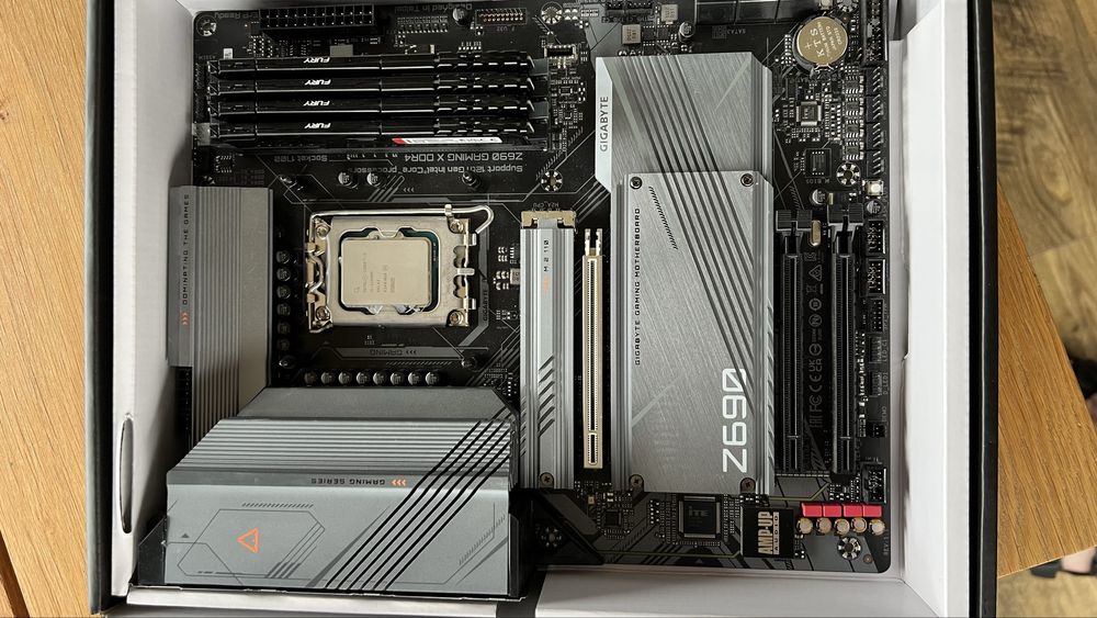 Plyta główna gigabyte Z690 + i5 12600k na gwarncji -gratis RAM 64GB