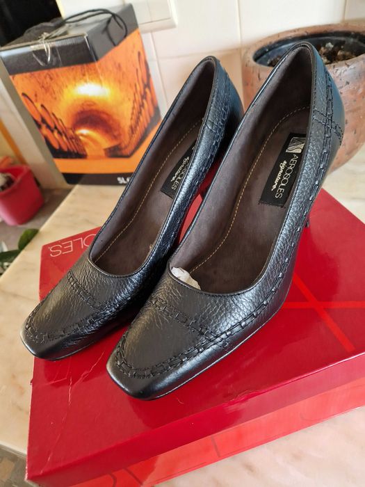 Sapatos senhora absolutame NOVOS marca aerossoles