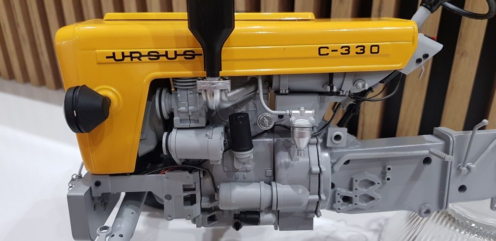 Ursus C-330 - 1:8, DeAgostini (38 numerów)