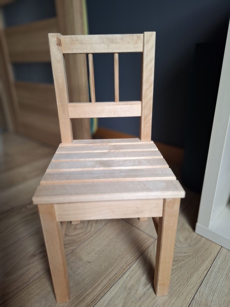 Stolik Ikea + 2 krzesełka Ikea Svala