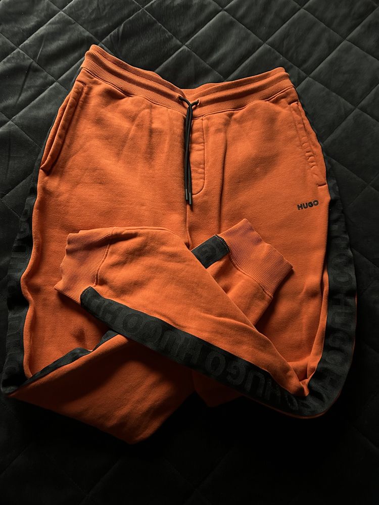 Dres Hugo ( spodnie + bluza ) jak nowy