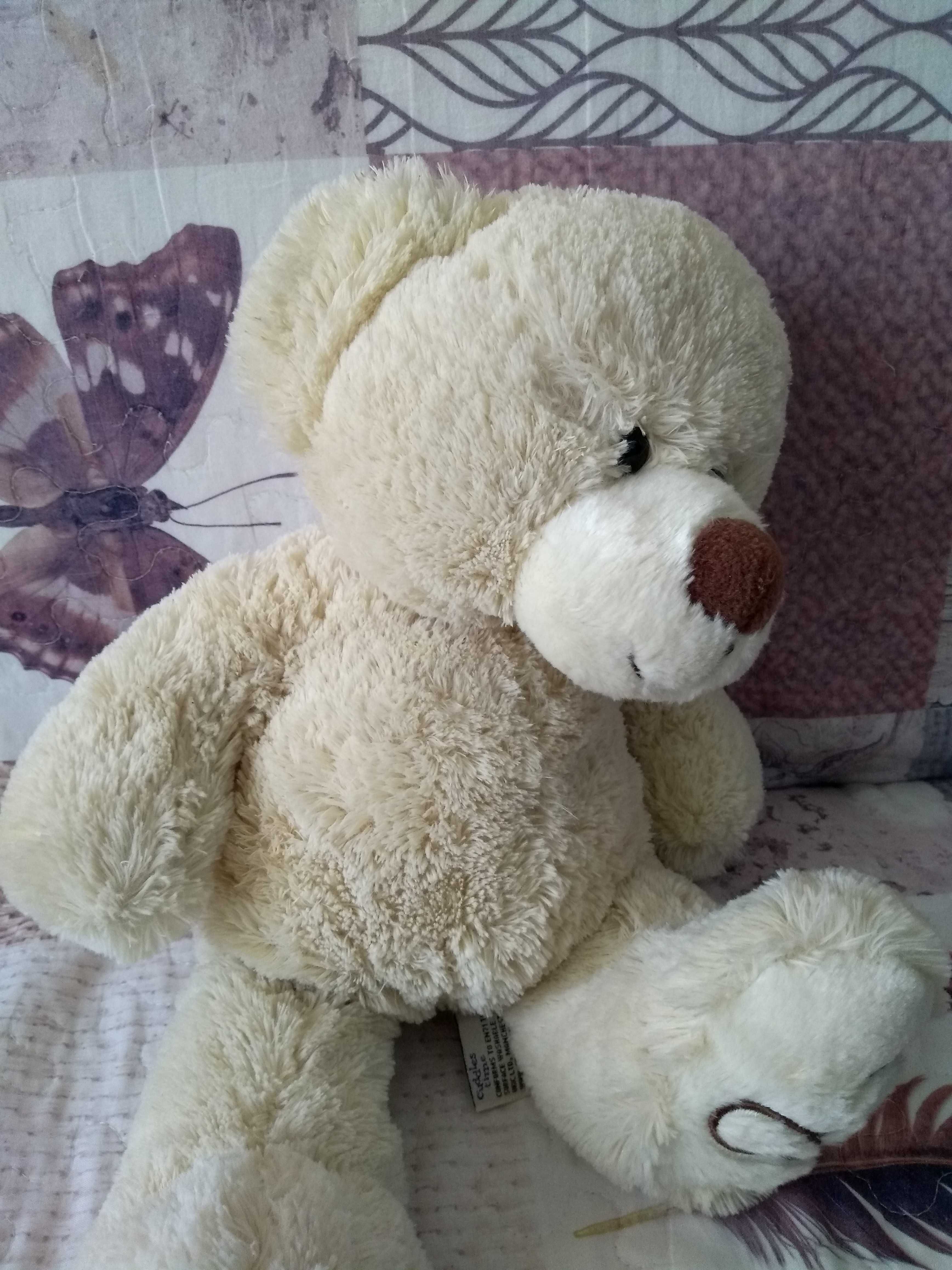 Maskota pluszowy MIŚ Butlers Chocolate Cafe Cuddles Time, metka