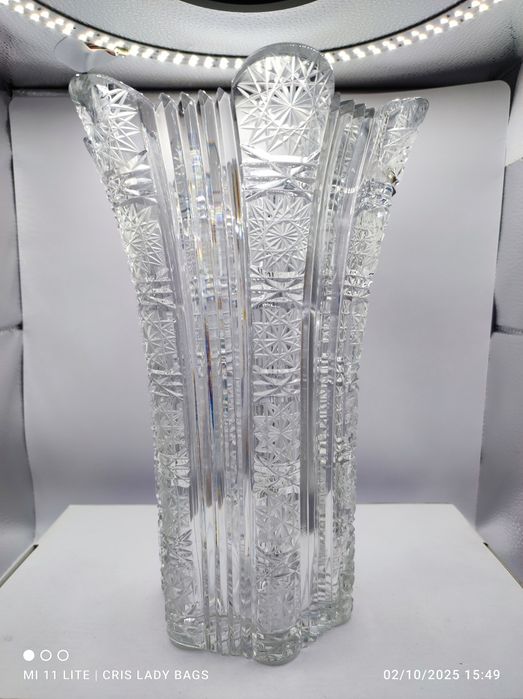 1 Jarra em Vidro Trabalhado Italiano com tamanho de 25 cm Lindíssima.